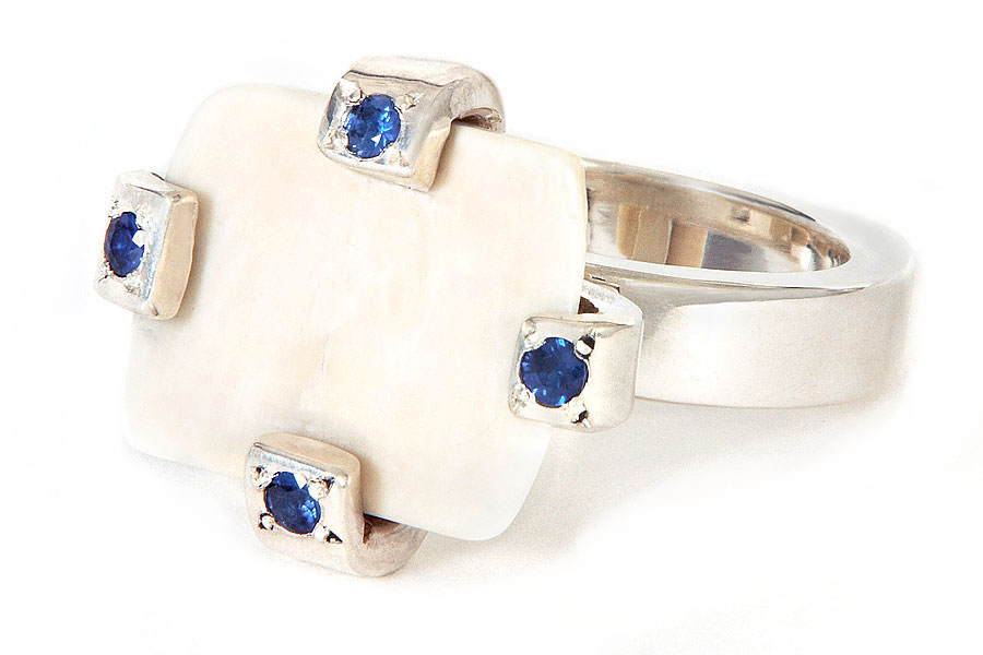 <span style="font-size:24px;">Safir</span> :  : jb.dzyne jewelry